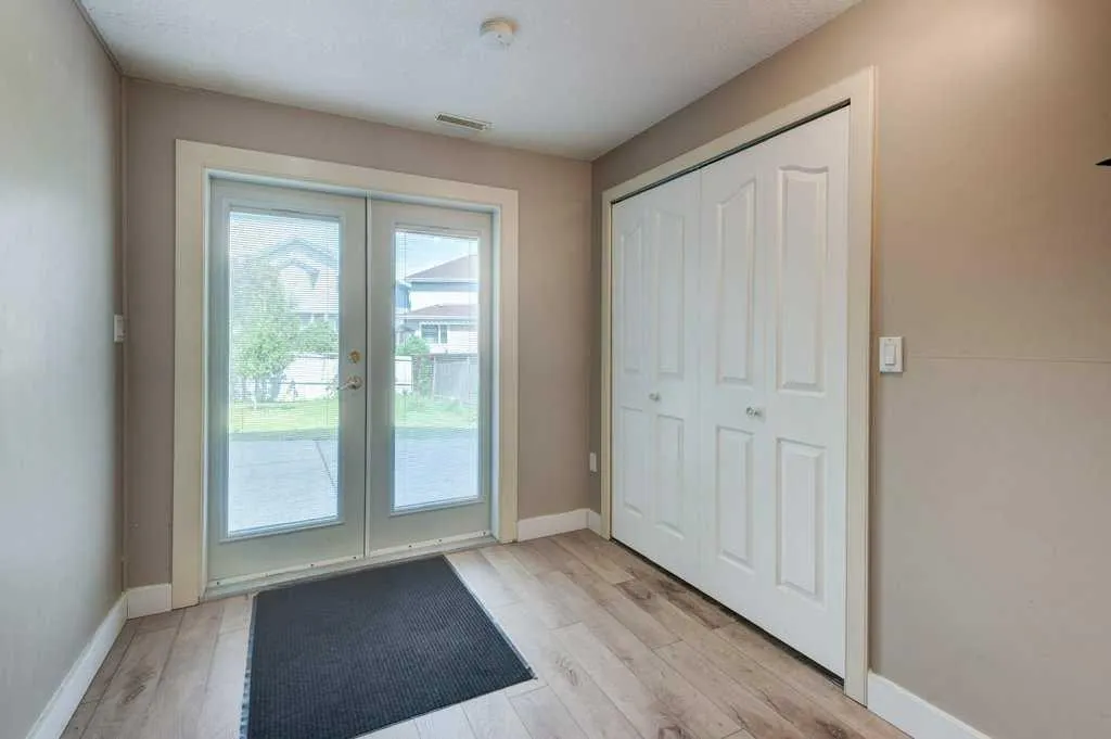 14 Somerglen Crescent SW