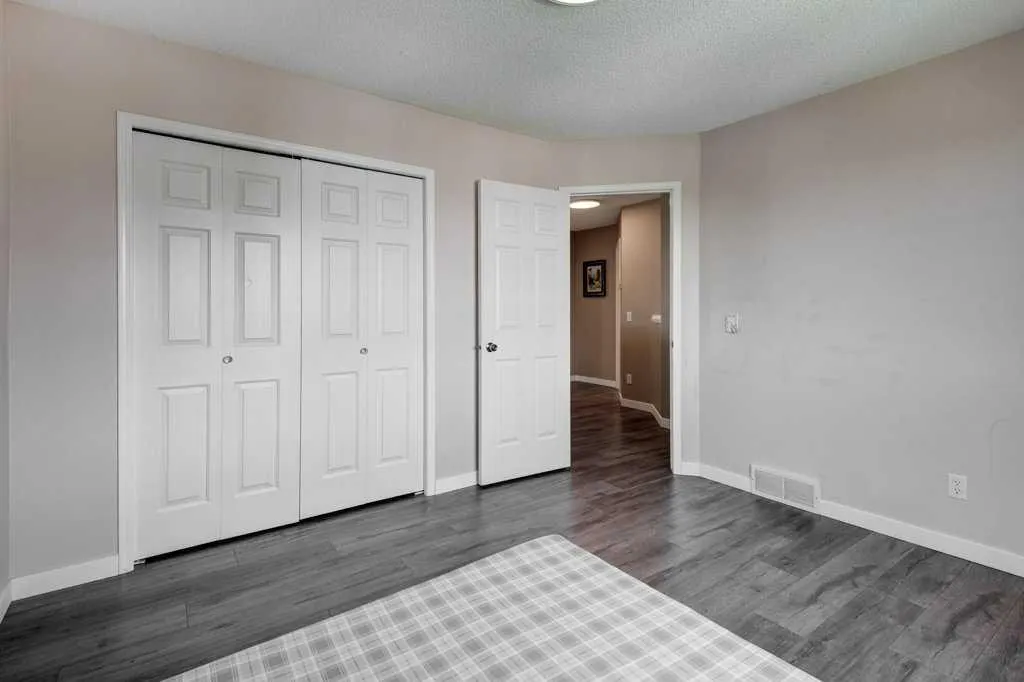 14 Somerglen Crescent SW