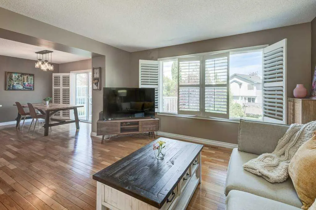14 Somerglen Crescent SW
