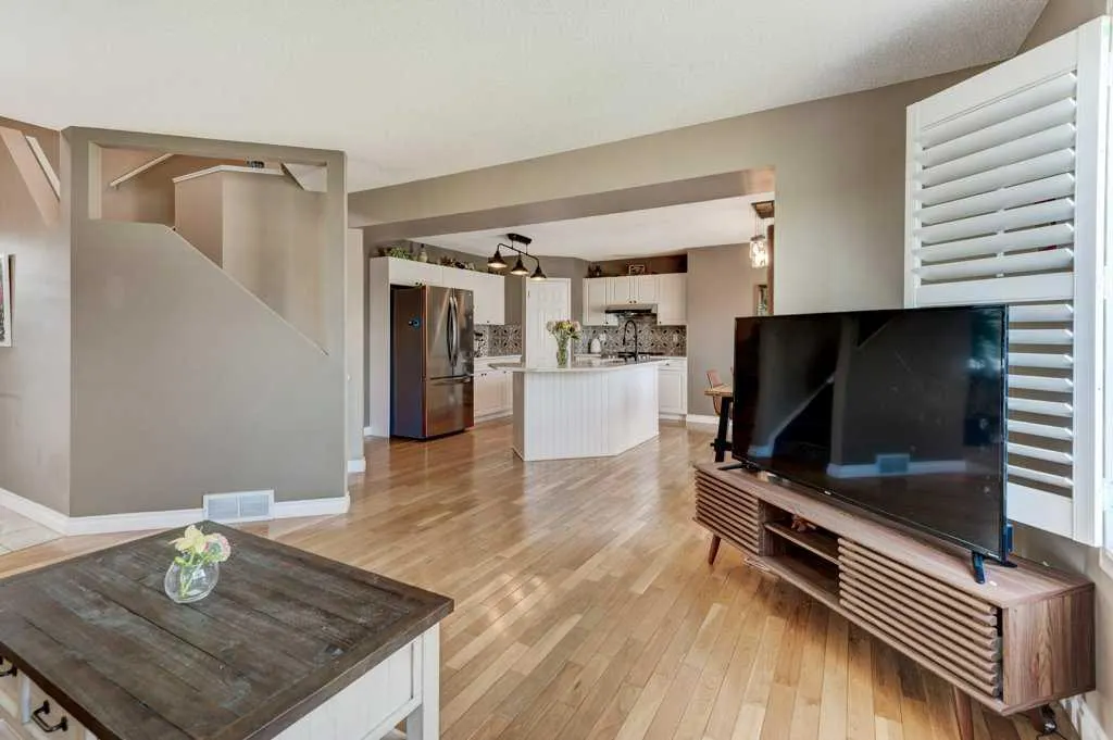 14 Somerglen Crescent SW
