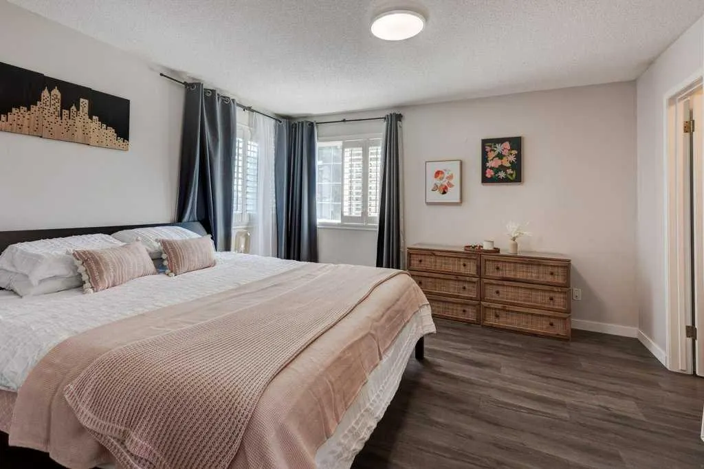 14 Somerglen Crescent SW