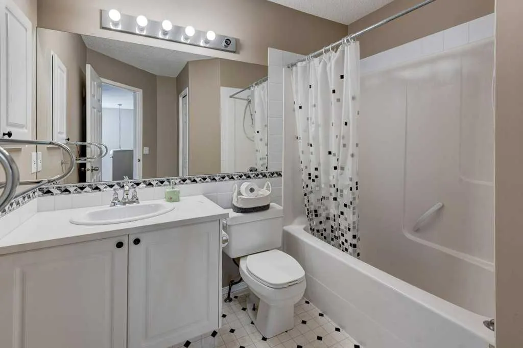 14 Somerglen Crescent SW