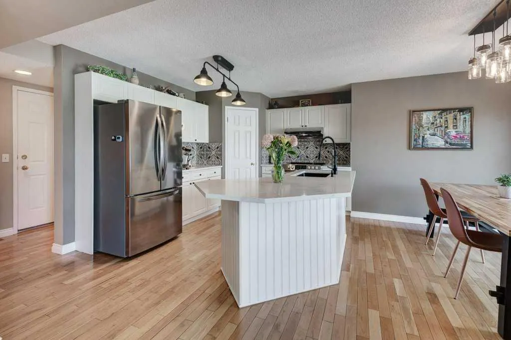 14 Somerglen Crescent SW