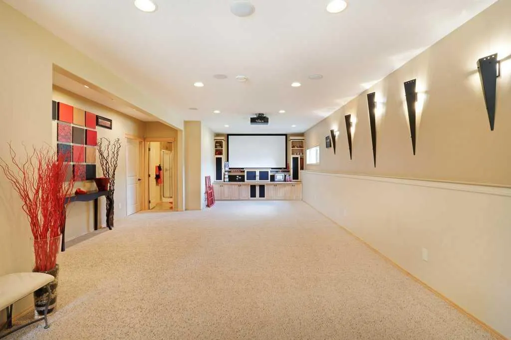 4 SouthShore Close E