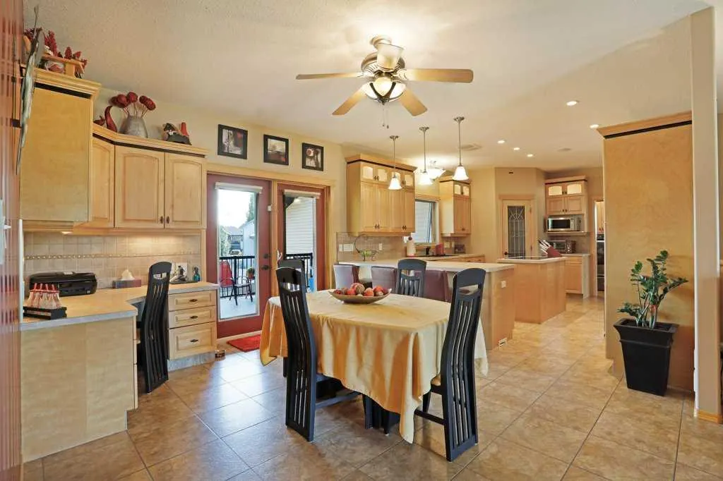 4 SouthShore Close E