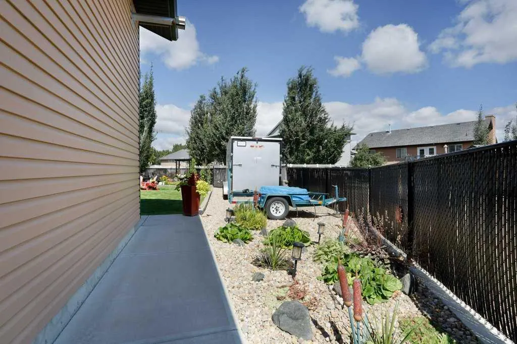 4 SouthShore Close E