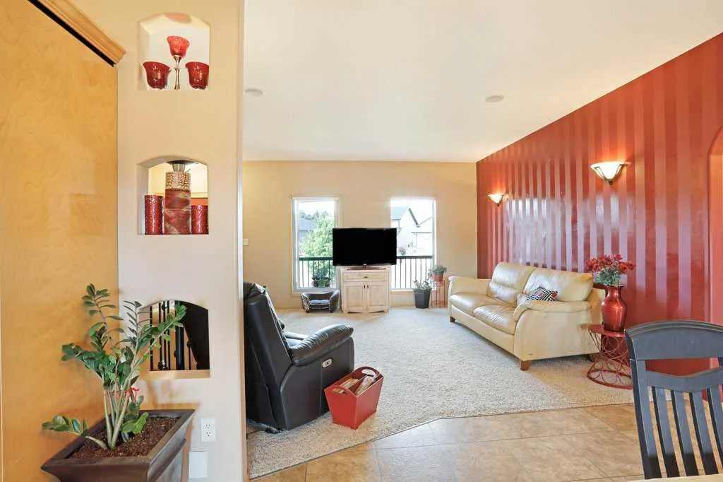 4 SouthShore Close E
