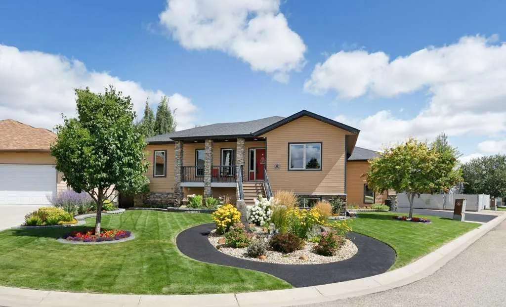 4 SouthShore Close E