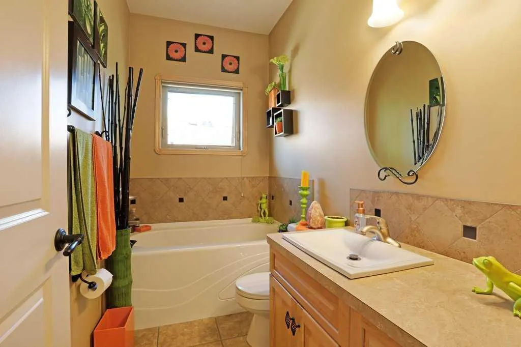 4 SouthShore Close E