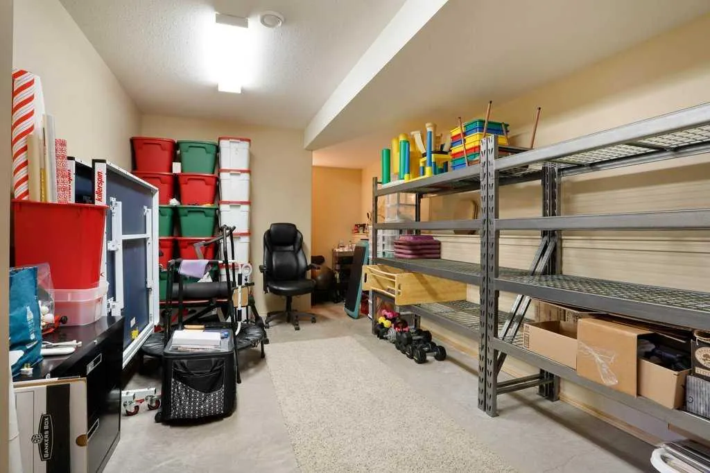 4 SouthShore Close E