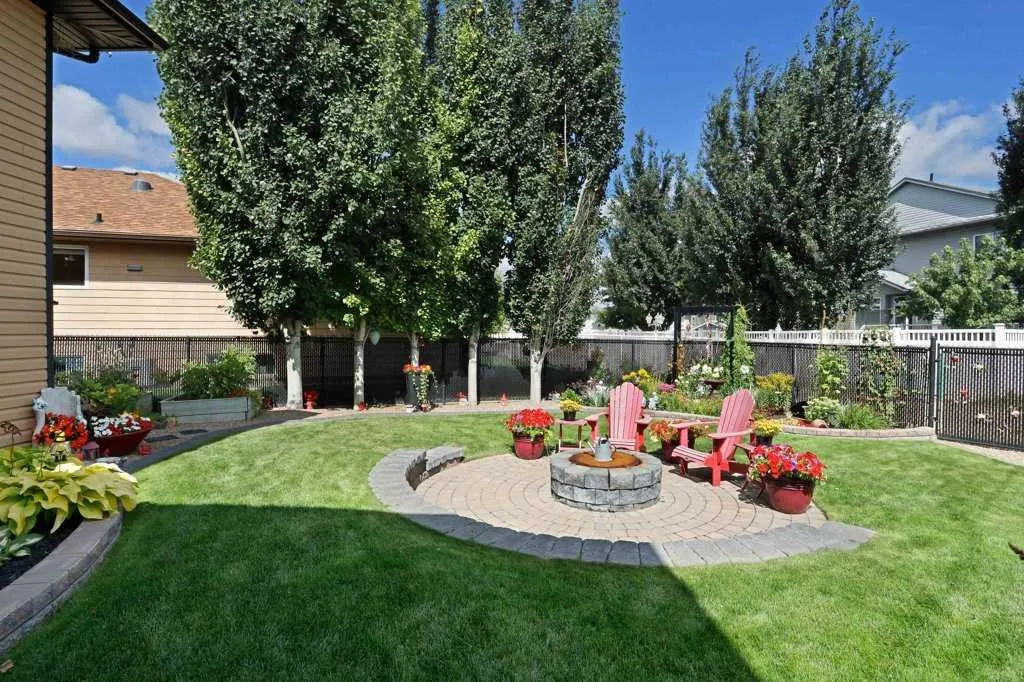 4 SouthShore Close E