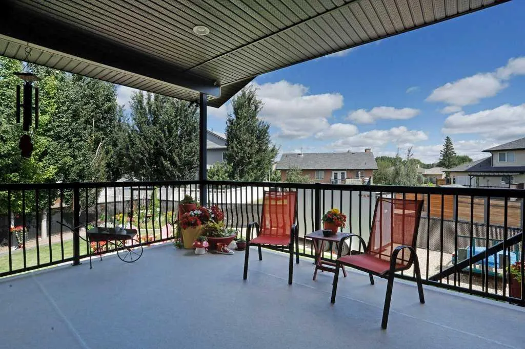4 SouthShore Close E
