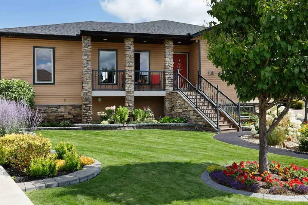 4 SouthShore Close E