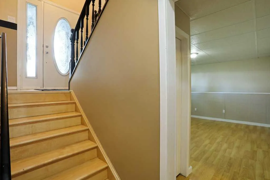 15 Westbrook Crescent W