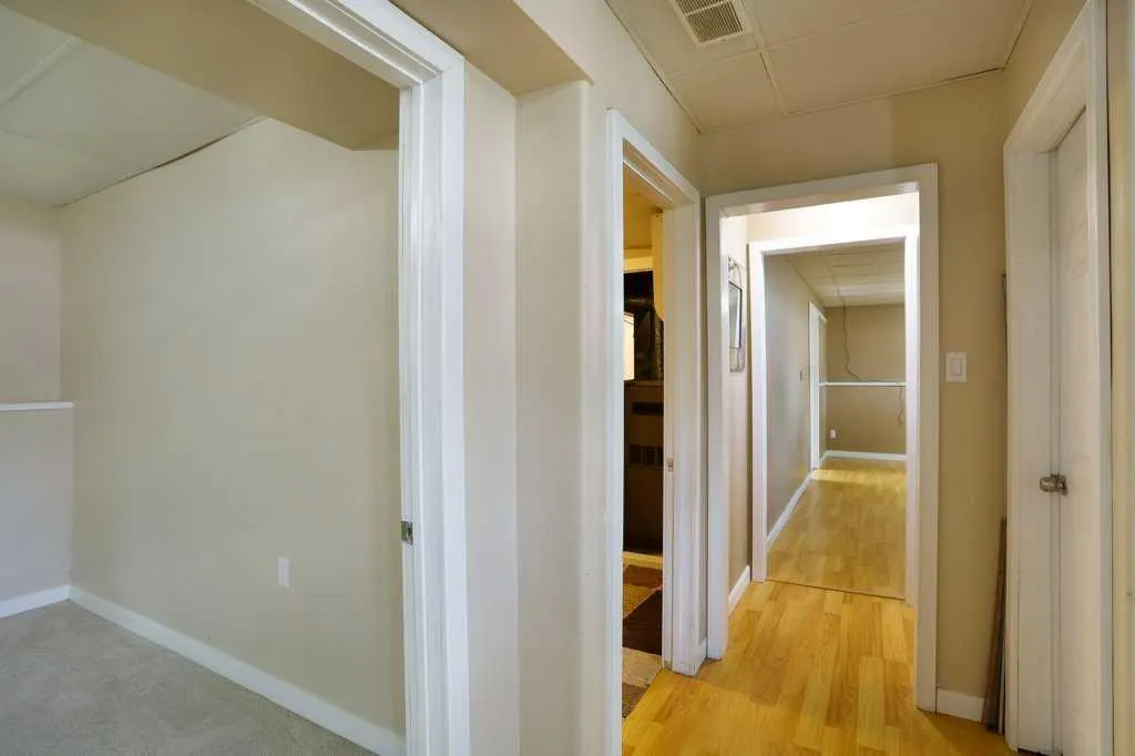 15 Westbrook Crescent W
