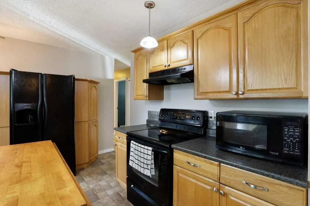 15 Westbrook Crescent W