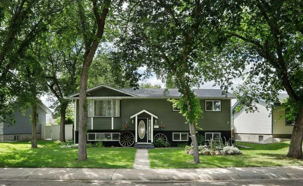 15 Westbrook Crescent W