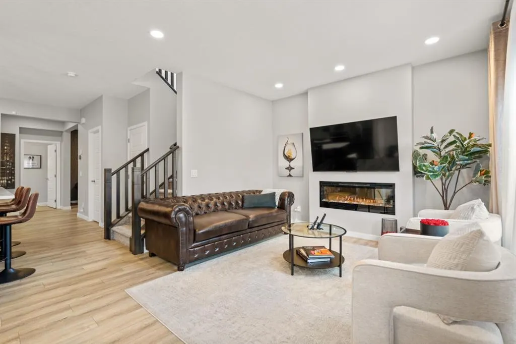 104 Carringsby Manor NW