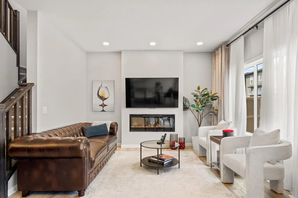 104 Carringsby Manor NW
