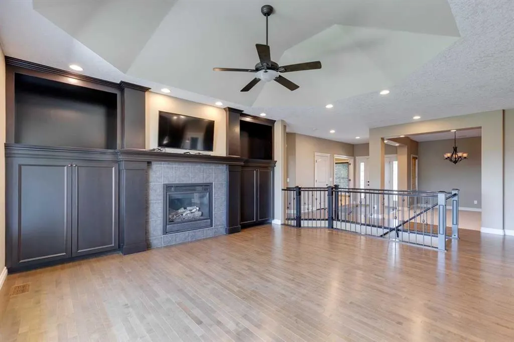 144 Tuscany Ravine Heights NW