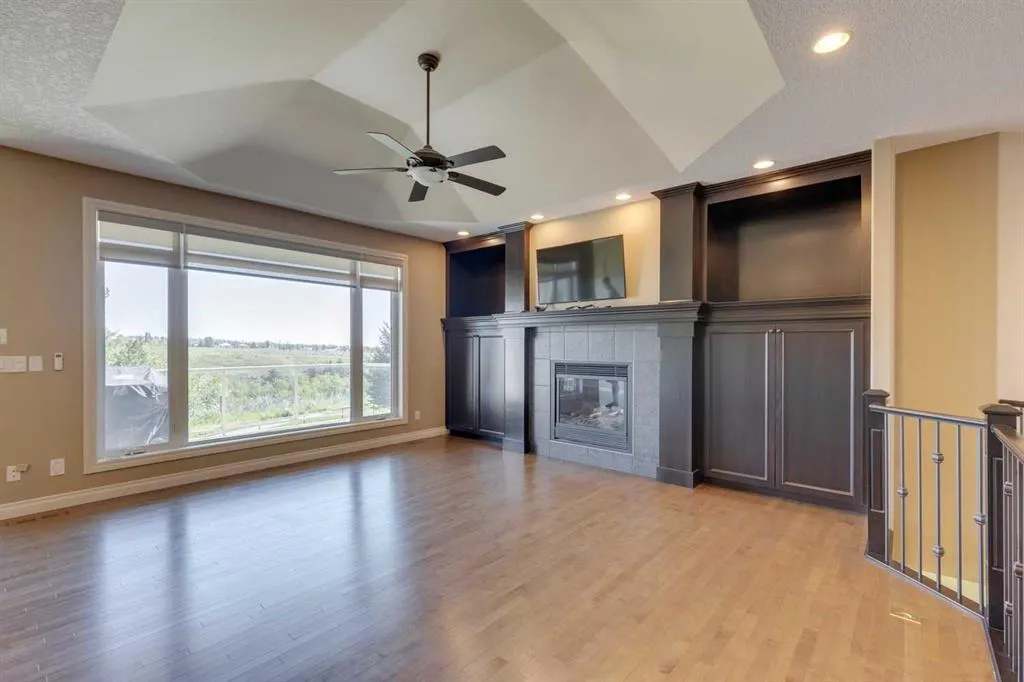 144 Tuscany Ravine Heights NW
