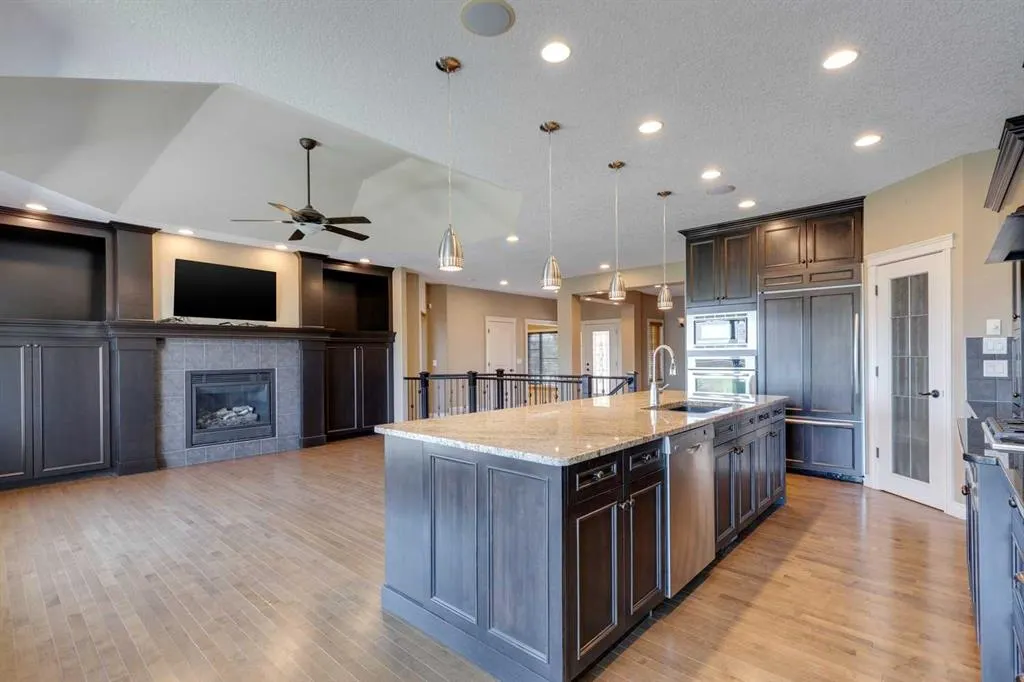 144 Tuscany Ravine Heights NW