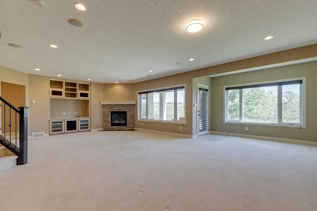 144 Tuscany Ravine Heights NW