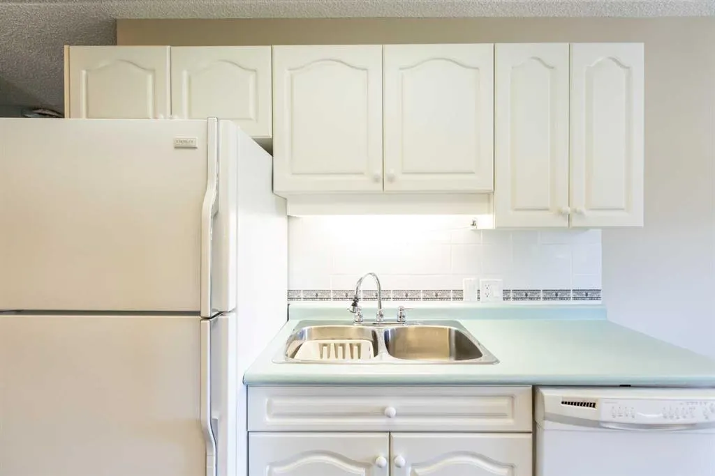 5000 48 Street, #208