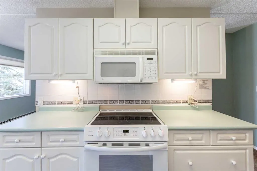 5000 48 Street, #208