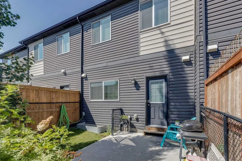 385 Midtown Gate SW