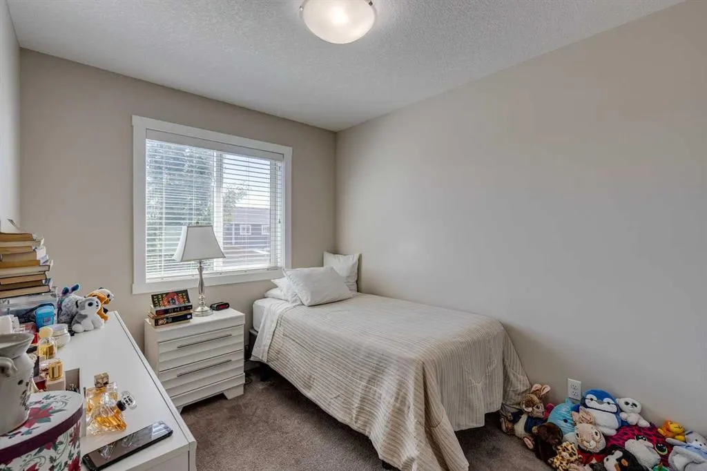 385 Midtown Gate SW