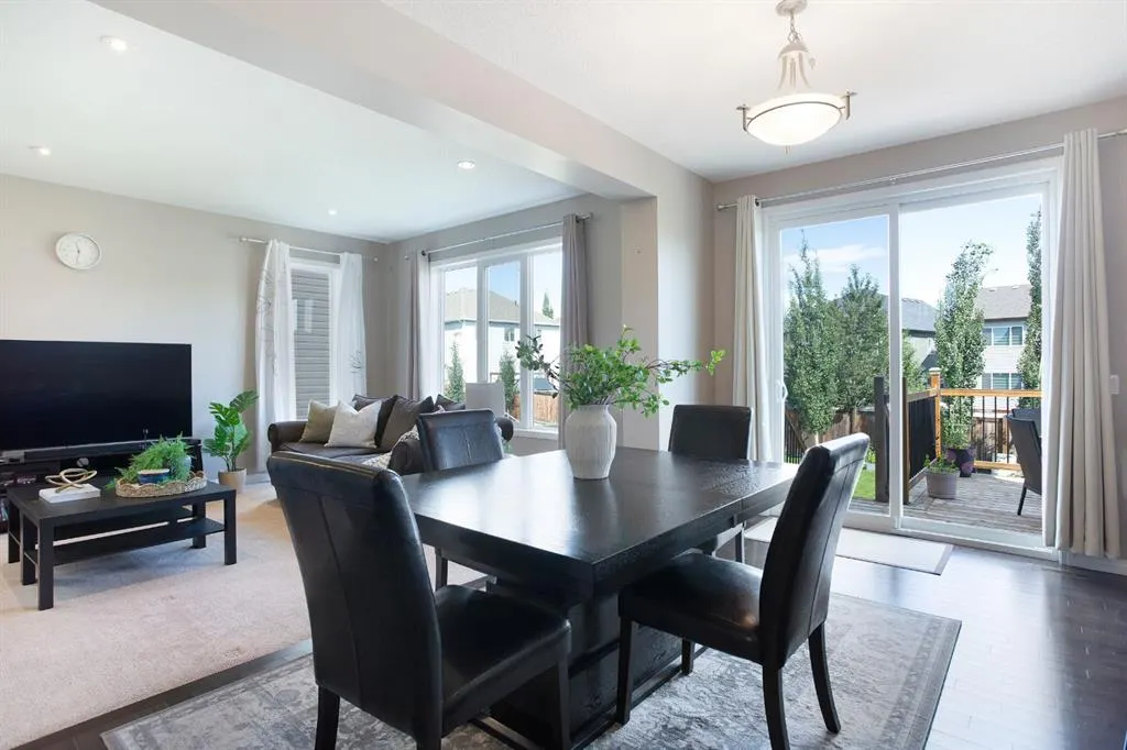 139 Windwood Grove SW