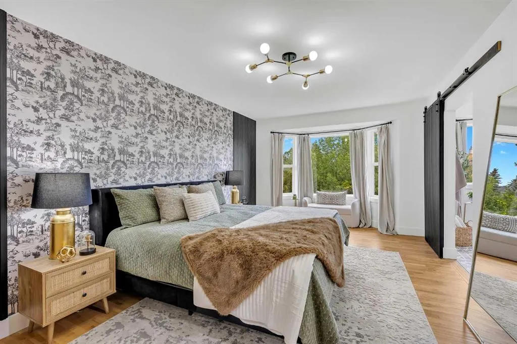 121 Woodford Close SW