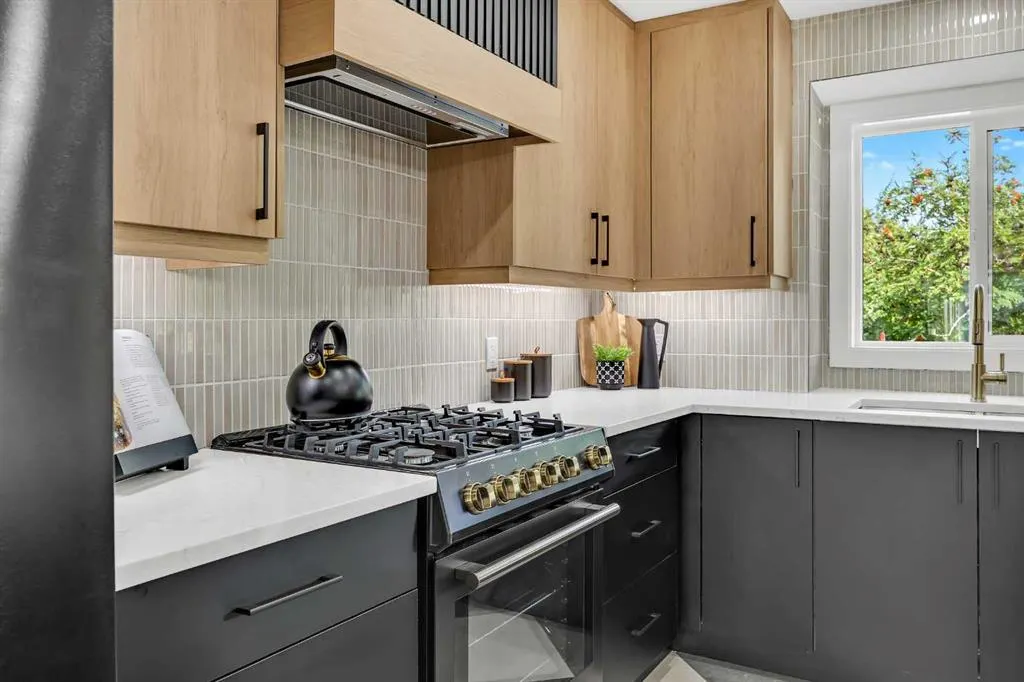 121 Woodford Close SW