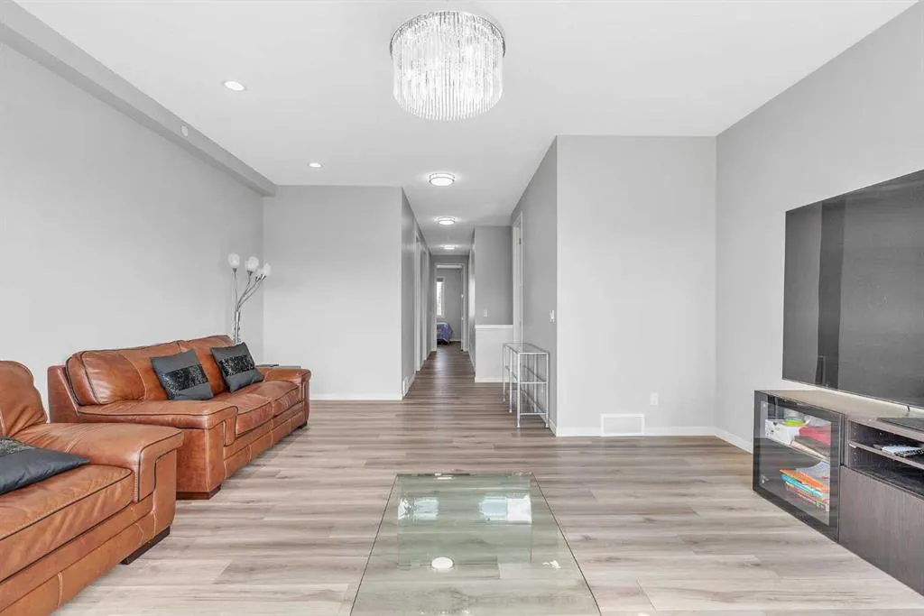 69 Howse Common NE