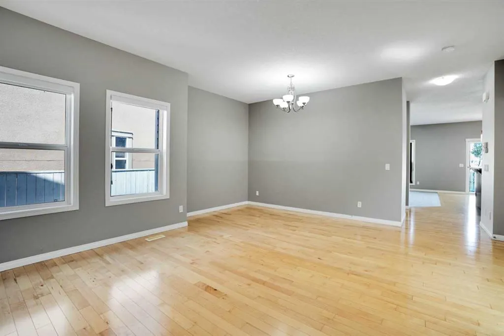 27 Taralake Mews NE