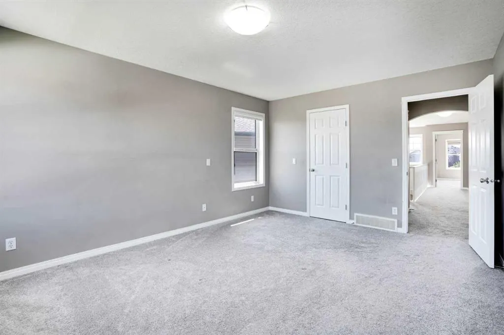27 Taralake Mews NE