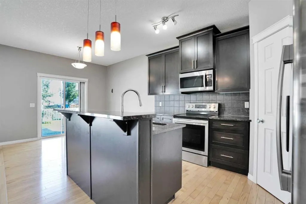 27 Taralake Mews NE