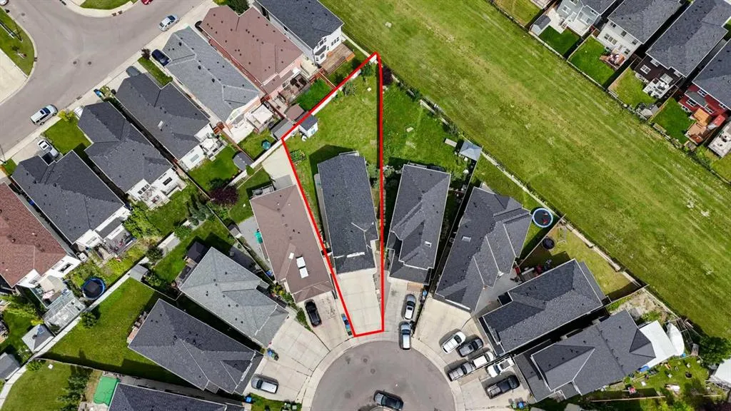27 Taralake Mews NE