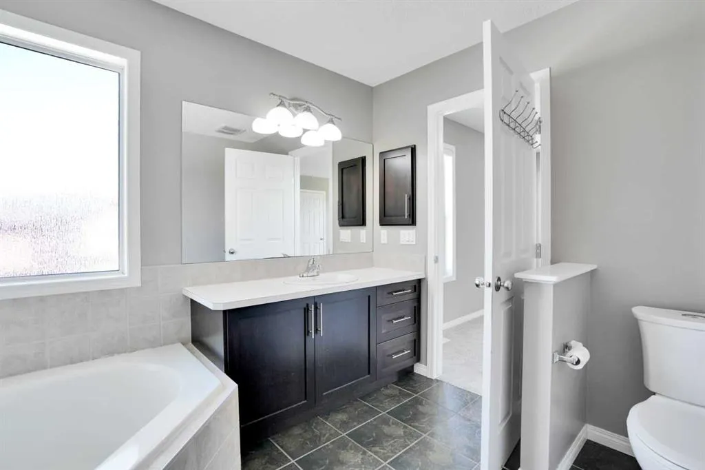 27 Taralake Mews NE
