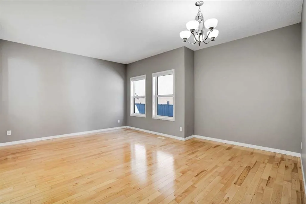 27 Taralake Mews NE