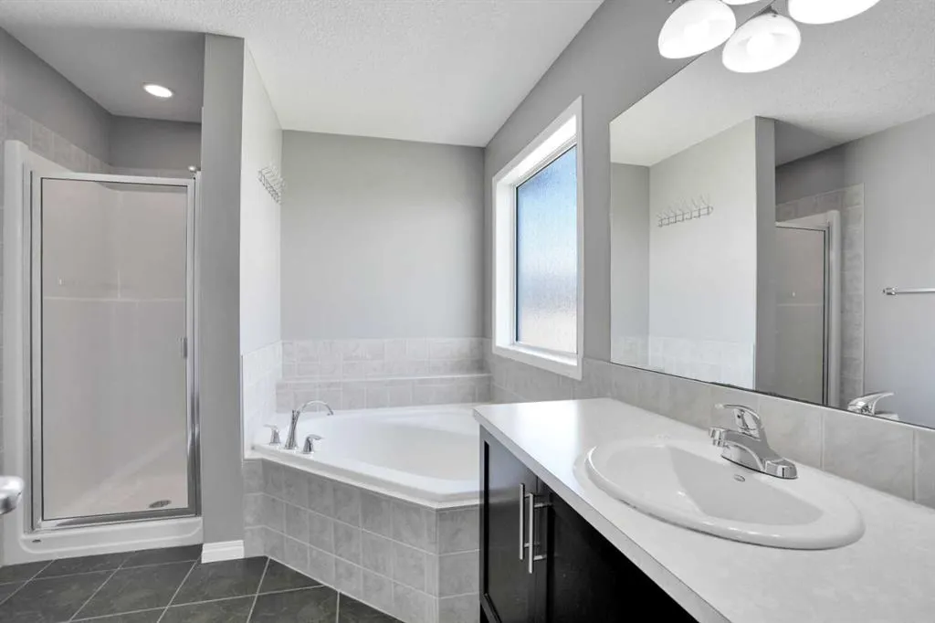 27 Taralake Mews NE