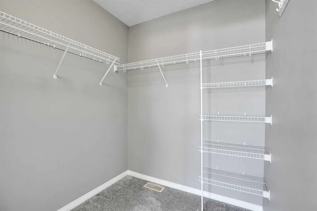 27 Taralake Mews NE