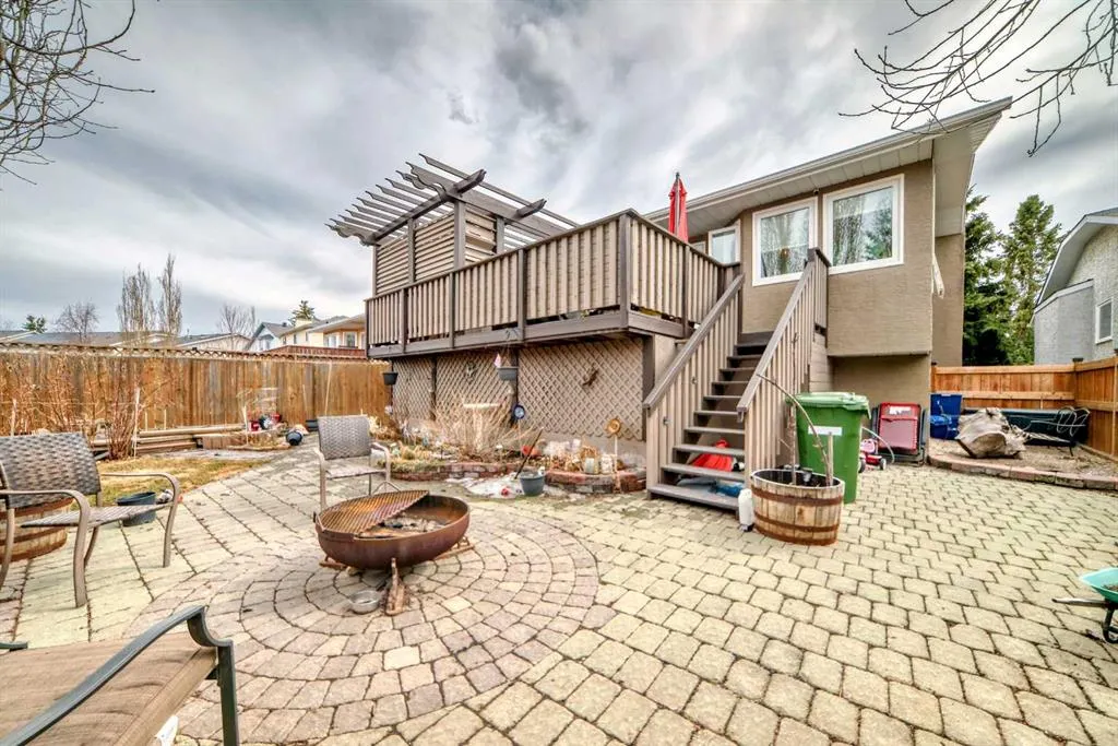 1328 Meadowbrook Drive SE