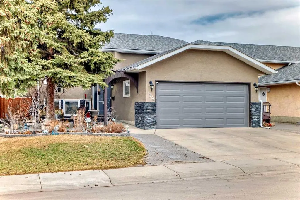 1328 Meadowbrook Drive SE