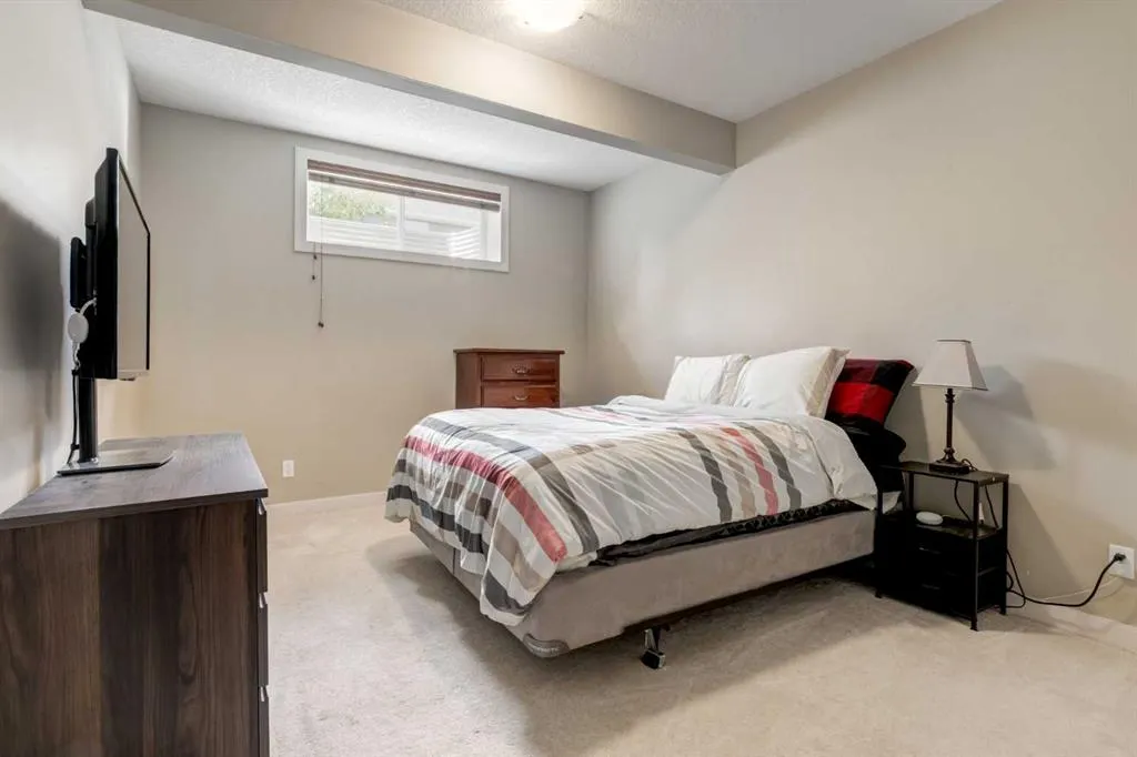 2699 Ravenslea Gardens SE