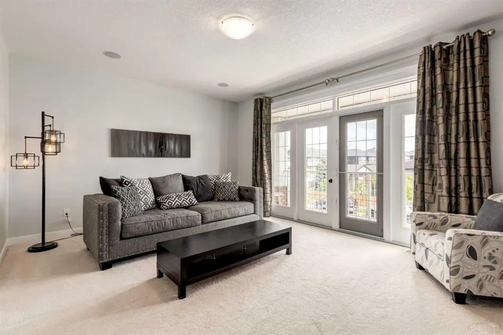 2699 Ravenslea Gardens SE