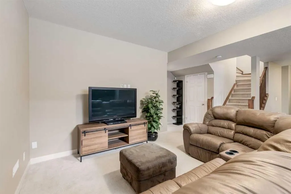 2699 Ravenslea Gardens SE