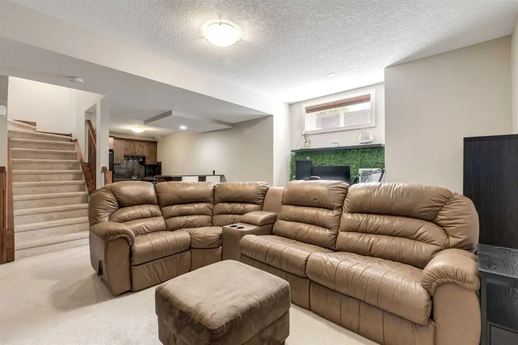 2699 Ravenslea Gardens SE