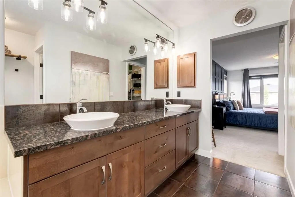 2699 Ravenslea Gardens SE